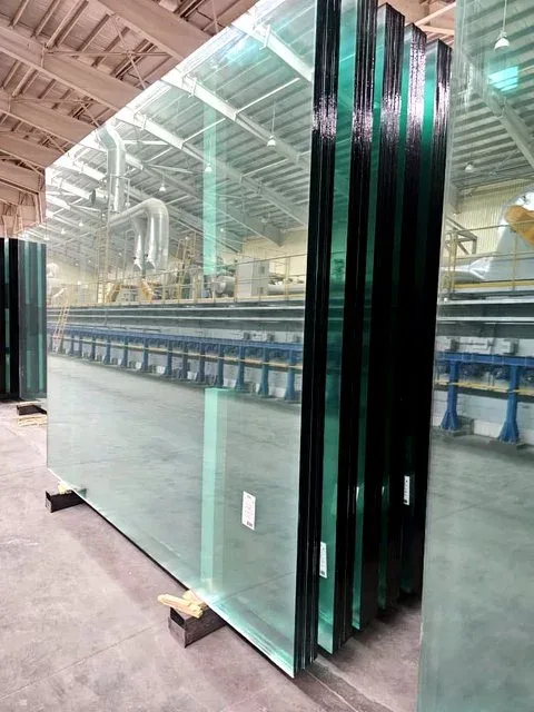 Ultra-Clear vs Clear Float Glass: Iron Content, Optical Purity, and Applications - authentic product photo