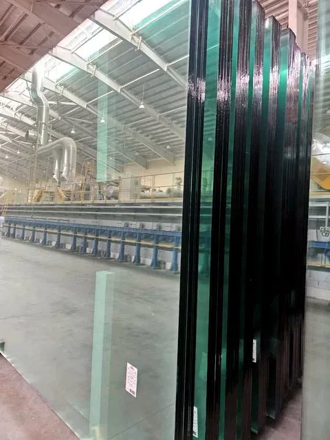 Ultra-Clear vs Clear Float Glass: Iron Content, Optical Purity, and Applications - authentic product photo